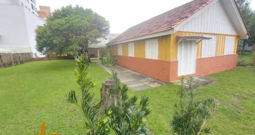 Casa 3 Dormitórios à venda no Bairro Centro com 90 m² de área privativa