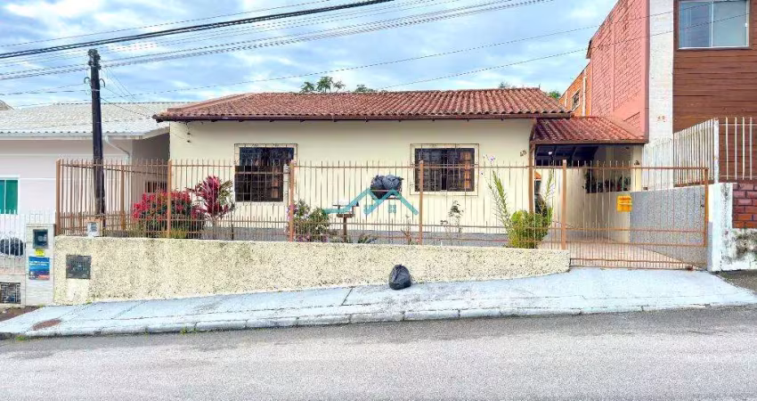 Casa à venda em São José, Bela Vista, com 3 quartos, com 160 m²