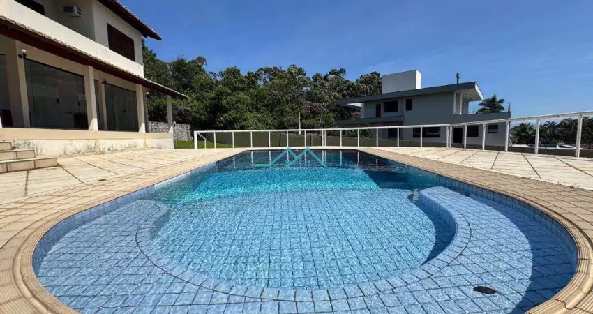 Casa para alugar em Florianópolis, Cacupé, com 4 quartos, com 350 m², Condomínio Cambirela
