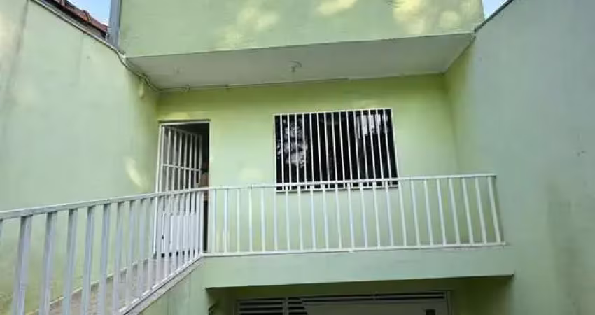 Sobrado para Venda em Santo André, Parque Oratório, 3 dormitórios, 1 suíte, 2 banheiros, 5 vagas