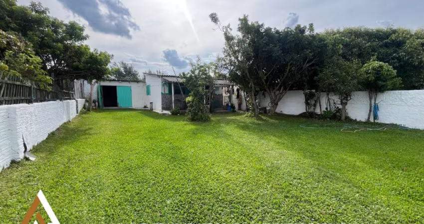Se procura um lar confortável e bem localizado, essa casa é para você!