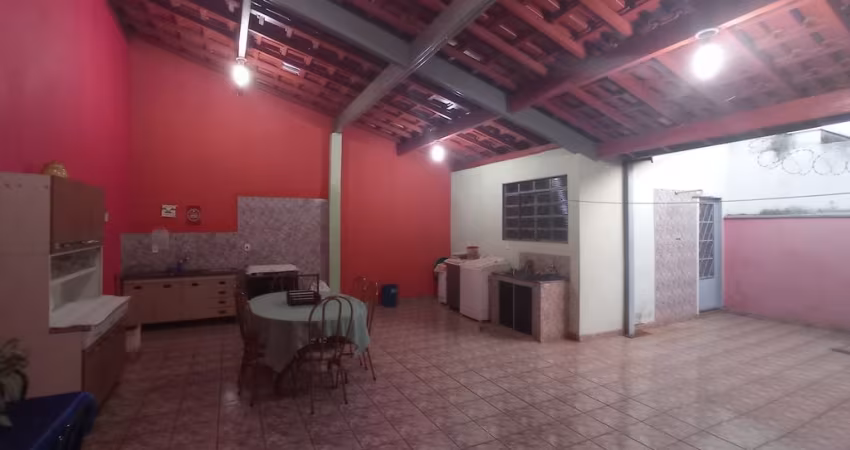 Casa com 4 Quartos e 2 banheiros à Venda em Ipiranga