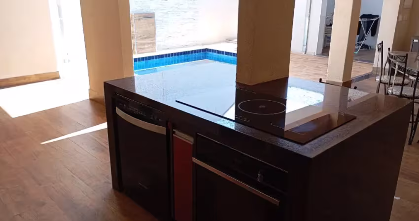 Campos Elísios 256m² Área total Suíte, piscina e área gourmet