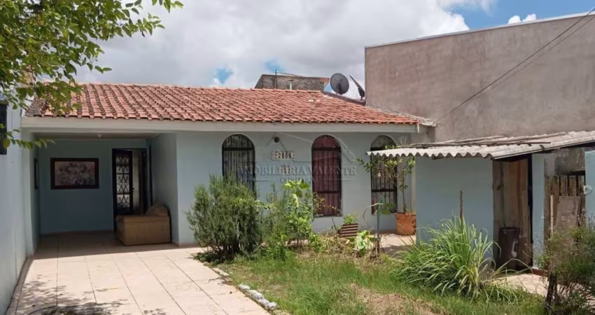 Casa com 3 quartos à venda na Atílio Pioto, 3440, Jardim das Américas, Curitiba