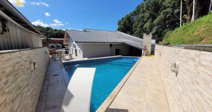 Casa com 3 dormitórios à venda, 160 m² por R$ 780.000,00 - Glória - Joinville/SC