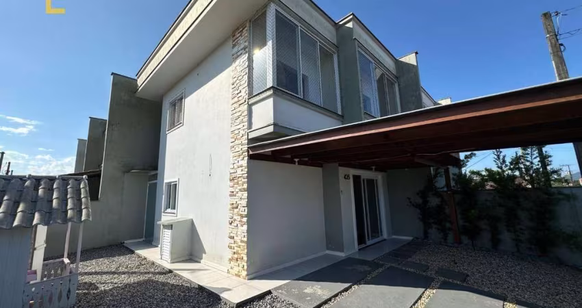 Casa com 3 dormitórios à venda, 78 m² por R$ 480.000,00 - Espinheiros - Joinville/SC