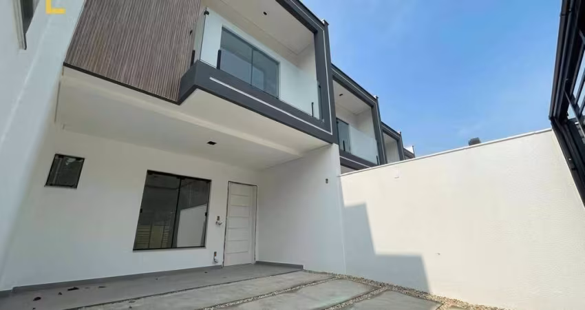 Casa com 3 dormitórios à venda, 111 m² por R$ 649.000,00 - Bom Retiro - Joinville/SC