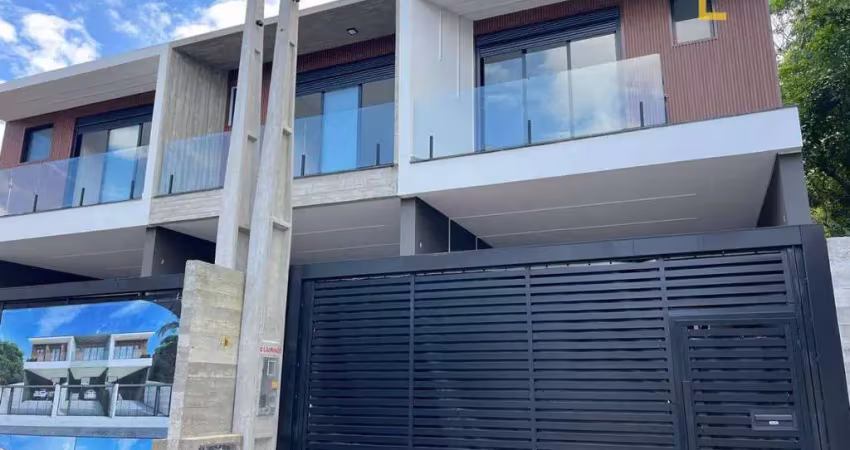 Casa com 3 dormitórios à venda, 202 m² por R$ 1.166.000,00 - Anita Garibaldi - Joinville/SC