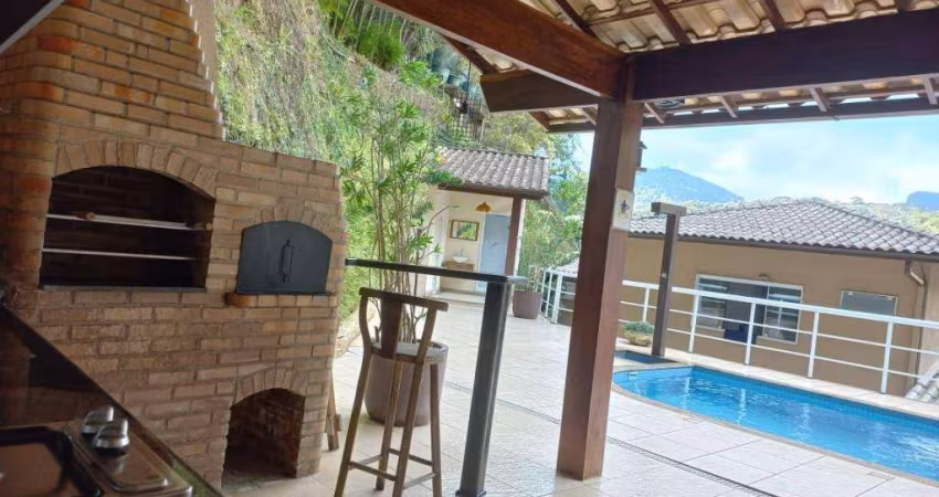 Asset Imóveis vende casa triplex de condomínio, 400m², com 4 suítes, por R$ 1.150.000 - Badu - Niterói/RJ