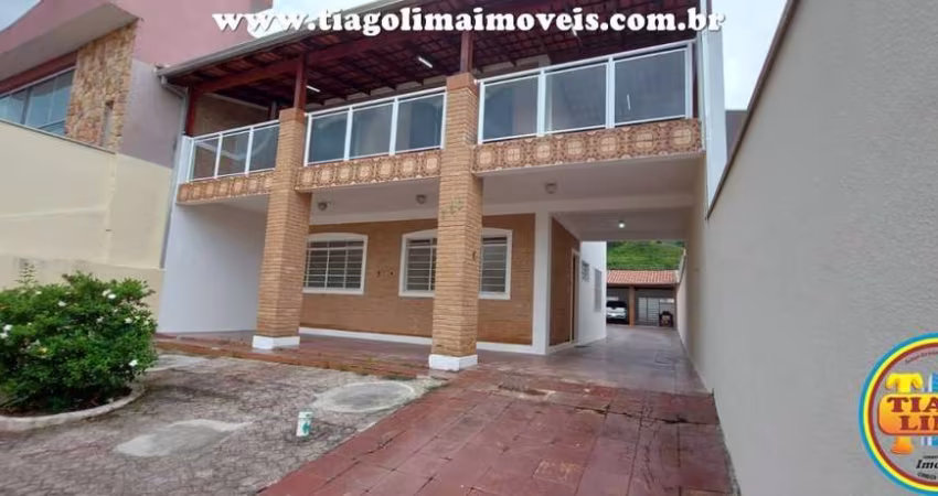 Sobrado para Venda em Caraguatatuba, Centro, 5 dormitórios, 1 suíte, 2 banheiros