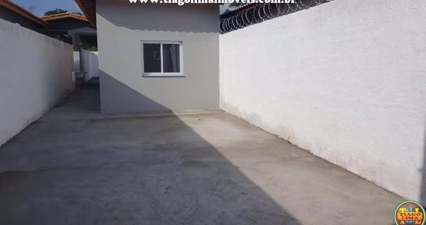 Casa para Venda em Caraguatatuba, Balneário dos Golfinhos, 2 dormitórios, 1 suíte, 2 banheiros, 2 vagas