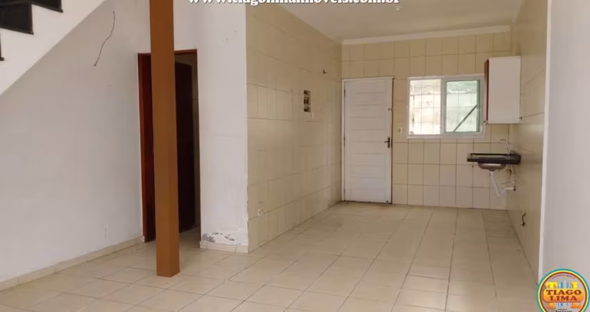 Sobrado em Condomínio para Locação em Caraguatatuba, Jardim das Palmeiras, 2 dormitórios, 2 banheiros, 1 vaga