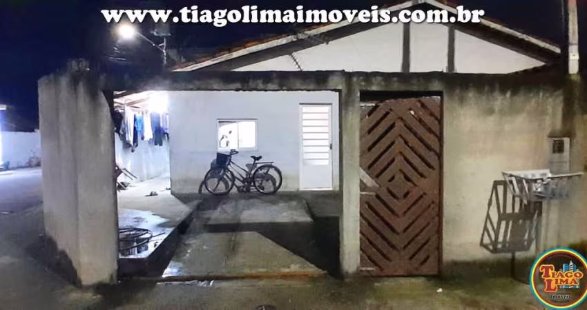 Casa para Venda em Caraguatatuba, Loteamento Residencial Nova Caraguá I, 2 dormitórios, 1 banheiro, 2 vagas