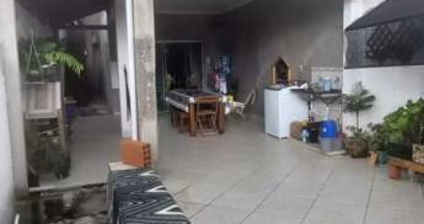 Sobrado para Venda em Taubaté, Continental, 4 dormitórios, 3 suítes, 4 banheiros, 1 vaga