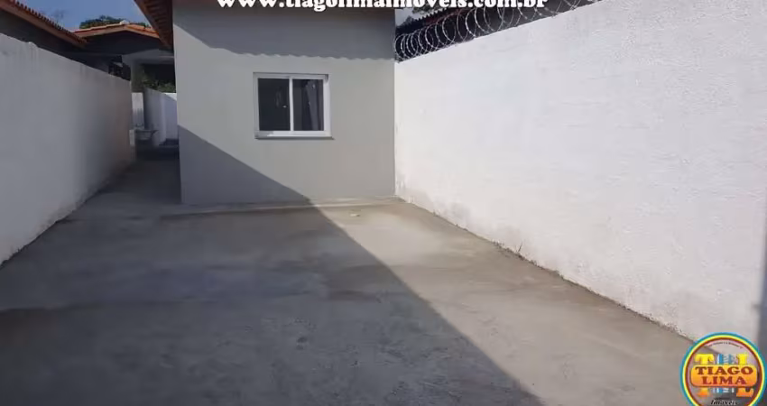 Casa para Venda em Caraguatatuba, Balneário dos Golfinhos, 2 dormitórios, 1 suíte, 2 banheiros, 4 vagas