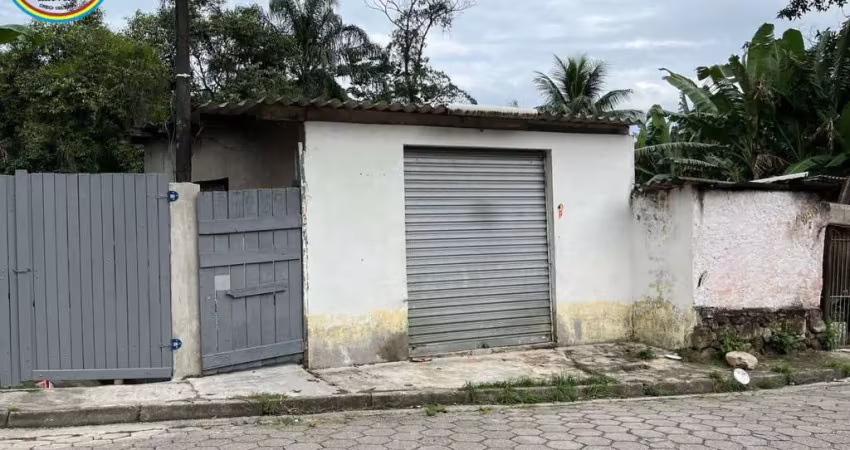 Casa para Venda em Caraguatatuba, Rio do Ouro, 3 dormitórios, 1 banheiro, 4 vagas