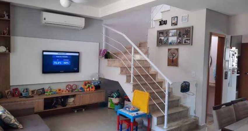 Vende-se sobrado no Condomínio Contemporâneo em Taubaté.