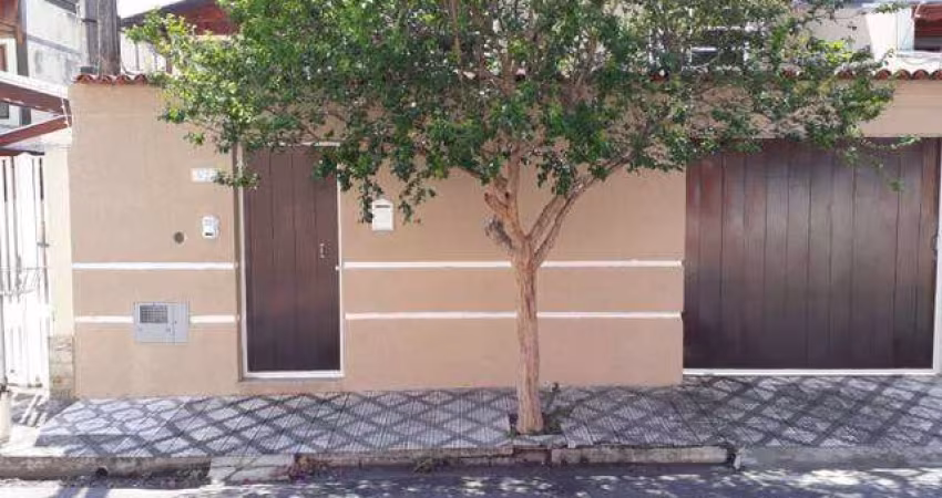 Linda casa no centro de Taubaté-SP.