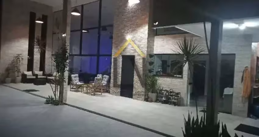 Sobrado com 4 dormitórios, sendo 1 suíte em ubatuba em condomínio.