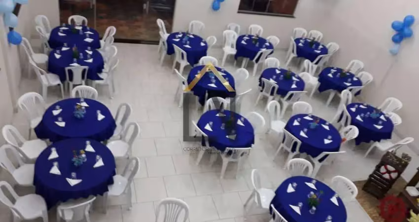 Excelente Casa para venda com piscina e salão de Festas no Barreiro com Doc