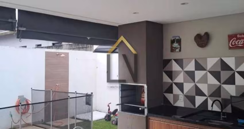 Sobrado com Piscina em Condomínio Fechado – Conforto e Segurança