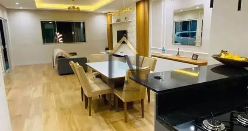 Casa ampla e bem equipada – 300 m² de terreno | 253 m² de área construída