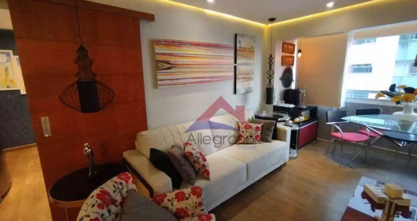 114 m2  decorados com muito bom gosto e sofisticação, 3 quartos e 2 vagas cobertas independentes, ar condicionado na sala e 3 quartos