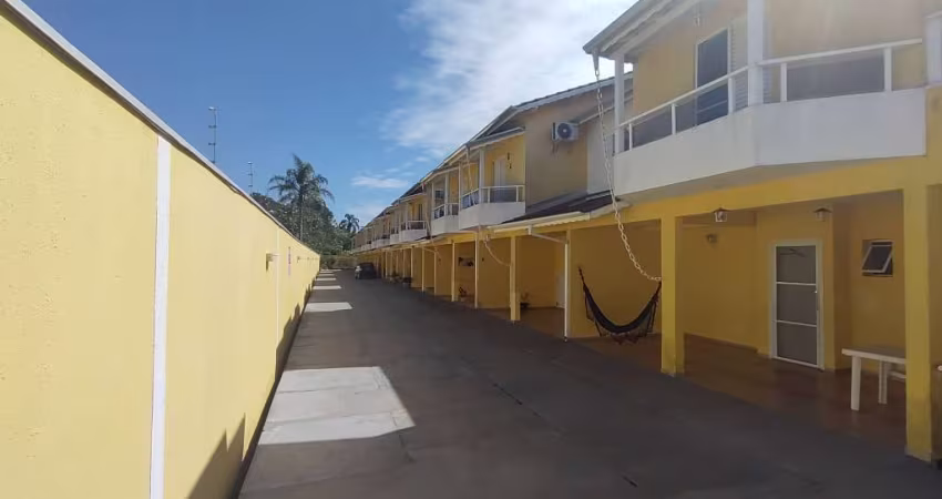Excelente sobrado a venda  Aruan, Caraguatatuba, Condomínio possui piscina