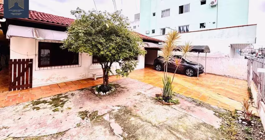 Casa com 3 quartos à venda na Rua 990, Centro, Balneário Camboriú