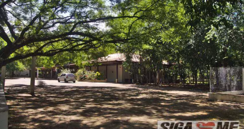 Terreno com 2 platôs prontos com área total de 41.729m² acesso a anhanguera
