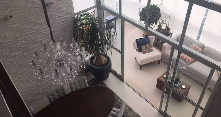 Apartamento com 3 dorm. com 225m² de área útil no campo belo