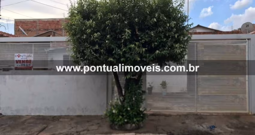 Casa à Venda em Marília no Bairro Jânio Quadros