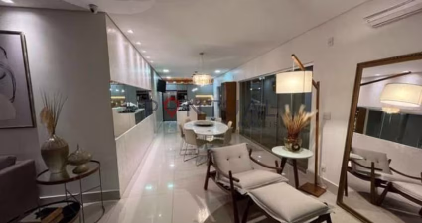 Casa Espetacular à Venda em Marília-SP, Jardim Maria Izabel: , 3 suítes, 1 sala, 5 banheiros, piscina!