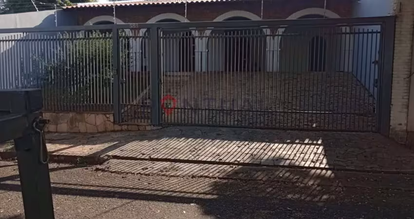 Casa para alugar senador salgado filho, marília. 3 quartos (2 suítes), móveis planejados, 210m², 4 vagas. visite hoje