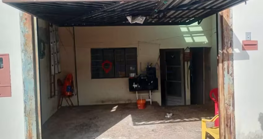 Imperdível! casa à venda em marília-sp, no bairro luiz homero zaninotto: 3 quartos, 1 suíte, sala, 2 banheiros e vaga de garagem