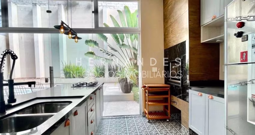 Casa em Condomínio de Luxo em Alphaville, Santana de Parnaíba-SP: 3 Quartos, 3 Suítes, 3 Salas e 4 Vagas!