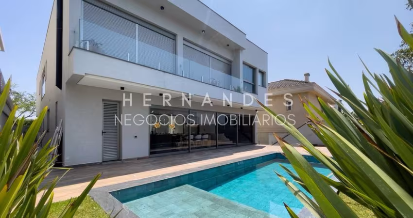 Tamboré dez 10 com 569,40mm² de aréa construida sendo 4 suítes