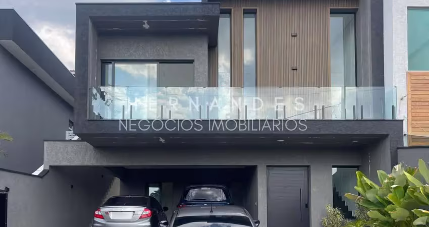 Casa em condomínio à venda com 3 suítes na Granja Vianna