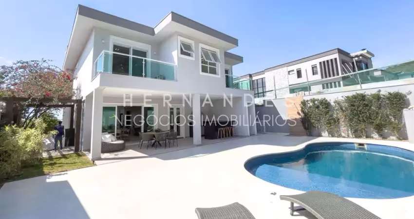 Luxuosa mansão em Alphaville, mobiliada Santana de Parnaíba-SP: 5 quartos, 5 suítes, 3 salas, 5 banheiros, 6 vagas, 523m².