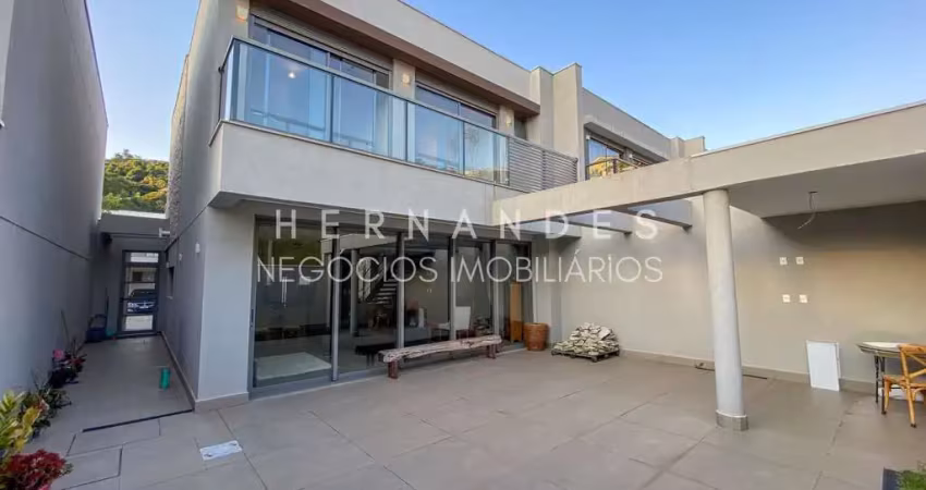 Excelente oportunidade: casa em condomínio à venda ou locação em tamboré, santana de parnaíba-sp! 3 quartos, 3 suítes, 2 salas, 2 vagas, 200m².