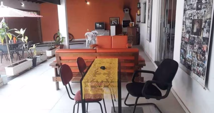 Casa á venda com área de lazer completa no Parque Santa Edwiges, Bauru, SP