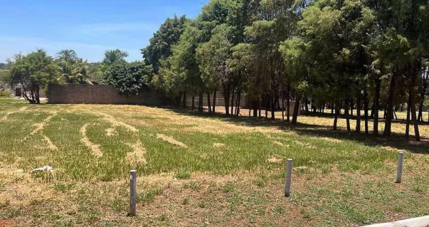 Terreno á venda no Condomínio Primavera, Piratininga, SP.