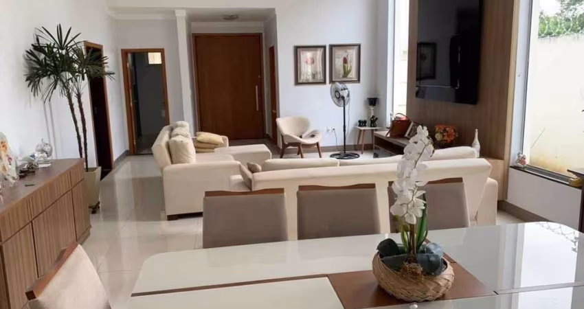 Lindíssima casa no Vale Florido
