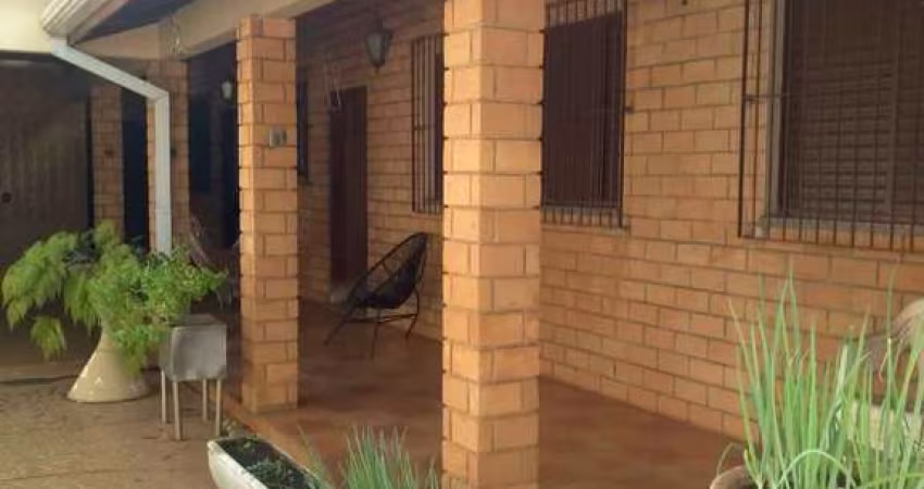 Ampla Casa Próxima do Confiança Max!