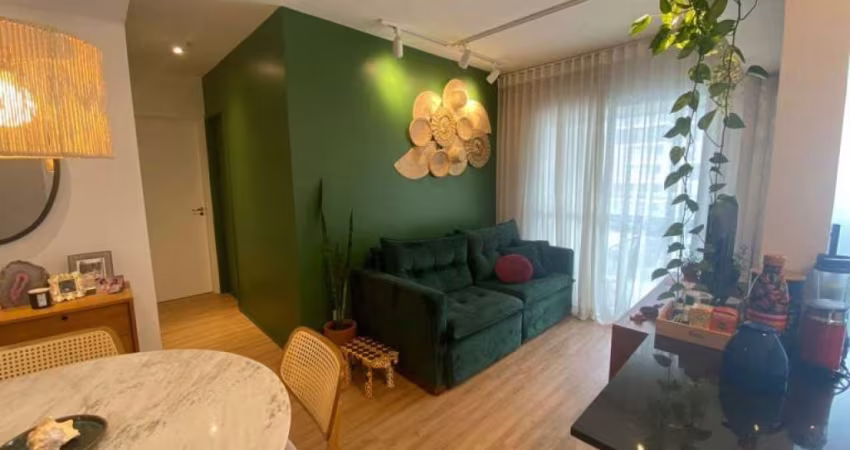 Lindo Apto de 2 dorms com 1 suíte e 1 vaga em Pinheiros