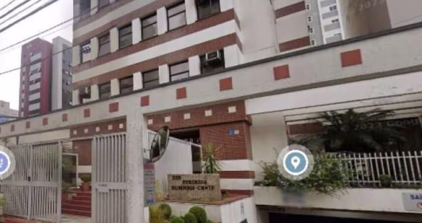 ÓTIMA LOCALIZAÇÃO - CONJUNTO COMERCIAL ÁLUGA-SE ....