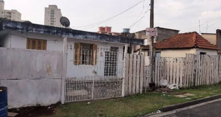 Terreno com 2 casas, 600m2