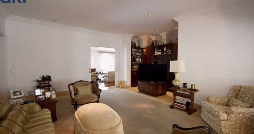 JARDINS 4 SUITES 8 VAGAS