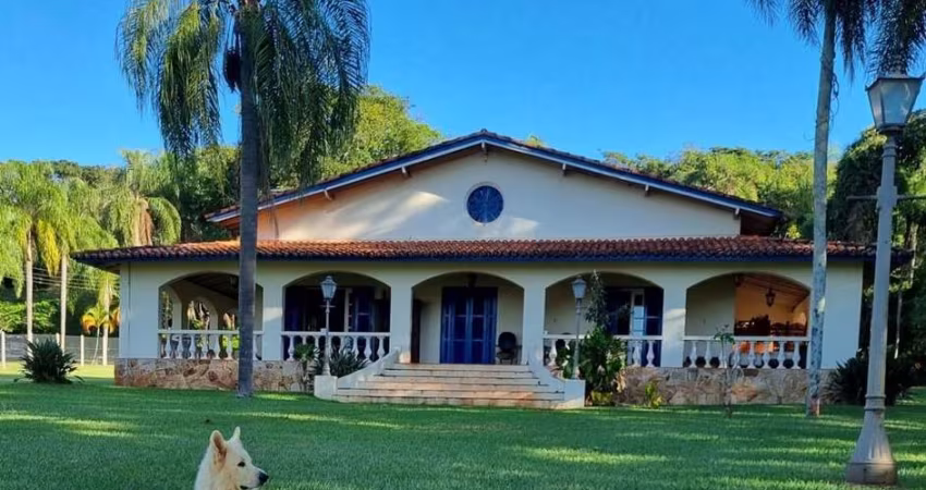 Casa à venda em maravilhoso Condomínio Parque Náutico!!