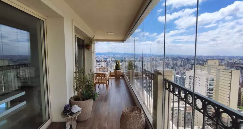 Santa Cecilia, lindo apartamento em andar alto, reformado, com lazer